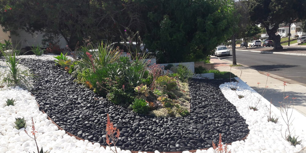 6 Benefits of Using Stones, Rocks, & Pebbles in Landscaping