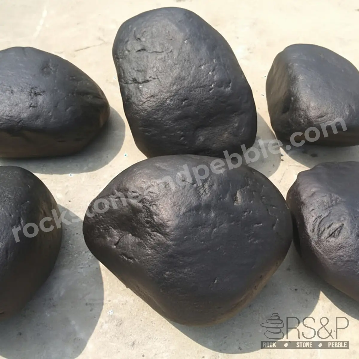 black-boulders-featured