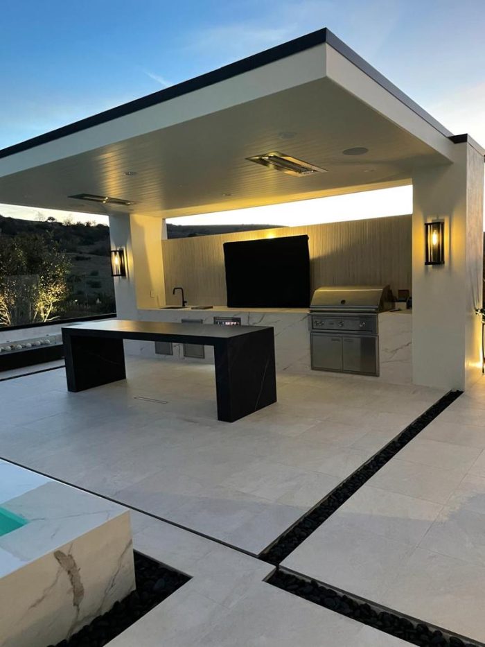 floor decoration with black pebbles