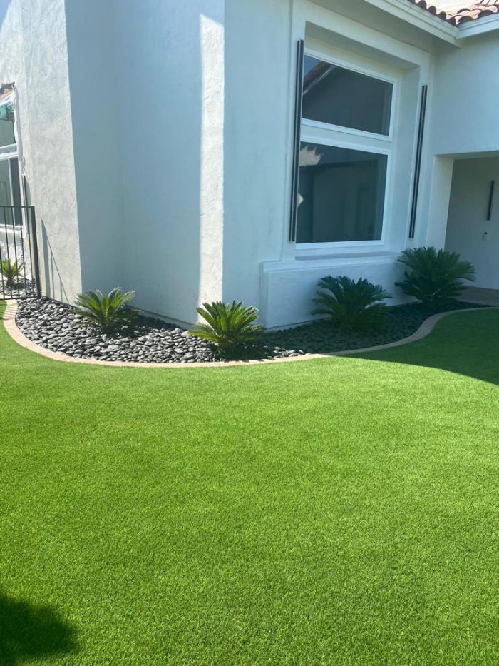house garden decoration with pebbles